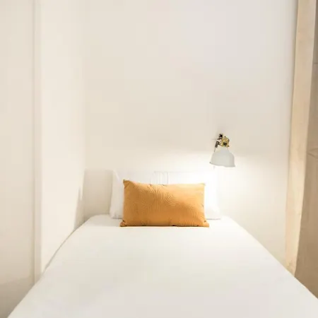 Terrace, Sun And Local Lifestyle In Gracia * Barcelona