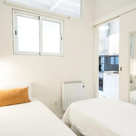 Apartment Terrace, Sun And Local Lifestyle In Gracia *