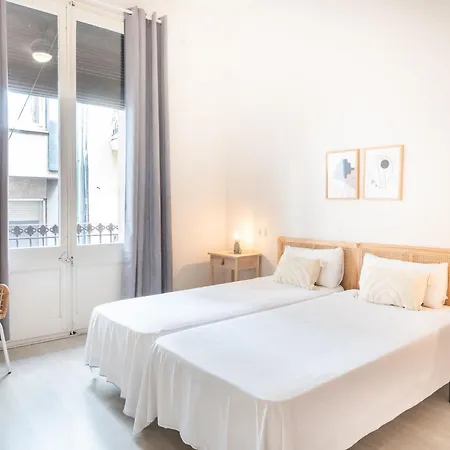 Terrace, Sun And Local Lifestyle In Gracia Apartment