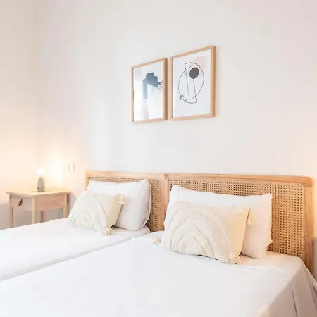 Terrace, Sun And Local Lifestyle In Gracia *